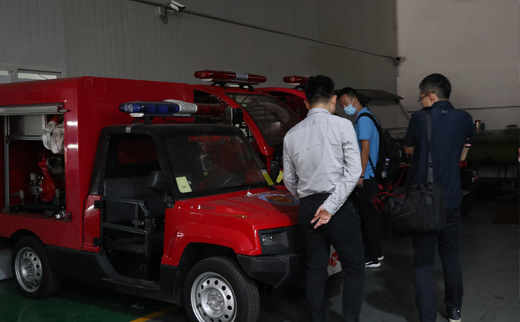 參觀消防摩托車(chē).jpg