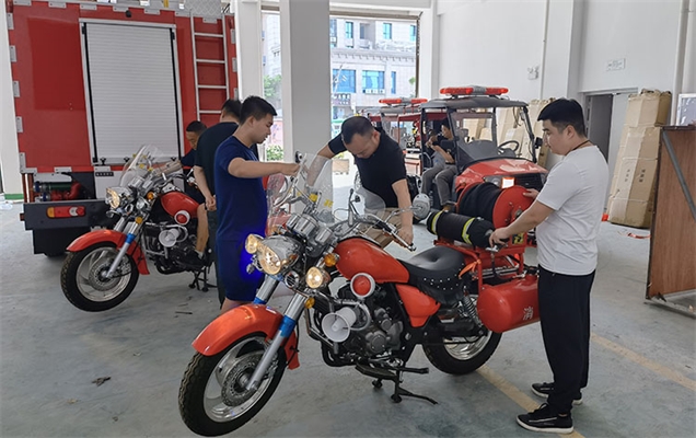 兩輪消防摩托車可以坐幾人呢？